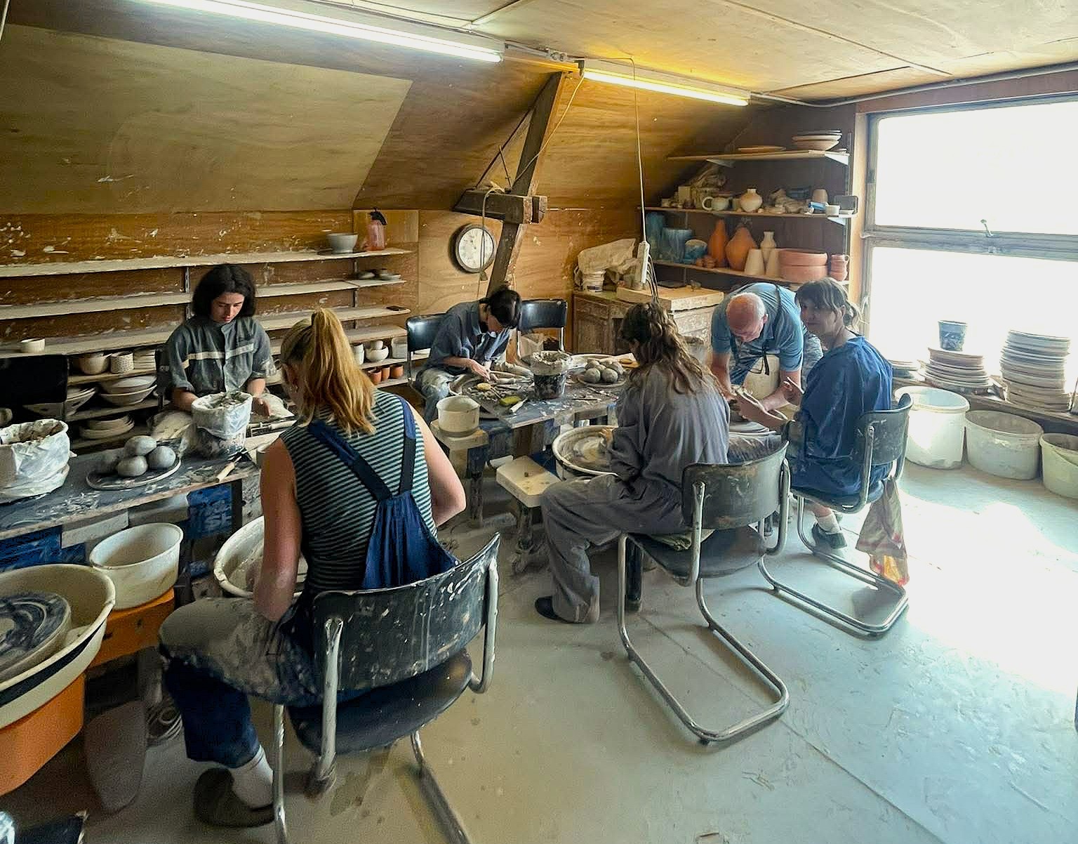 Pottenbakken met de meiden